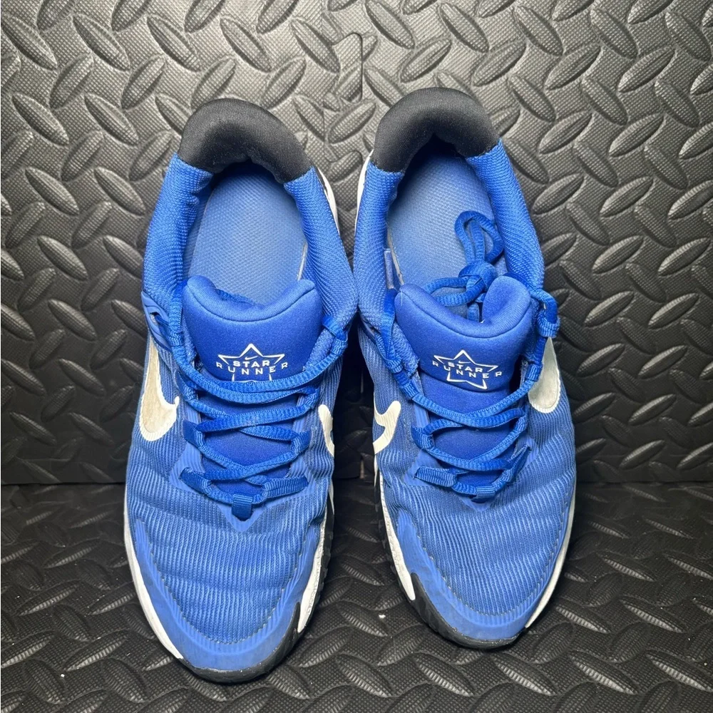 Nike Star Runner Blue White Running Shoes Size 6Y (Women’s 7.5)